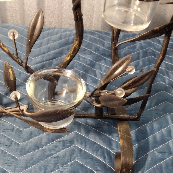Black Metal Leaf Candle Holder - Picture 4 of 9